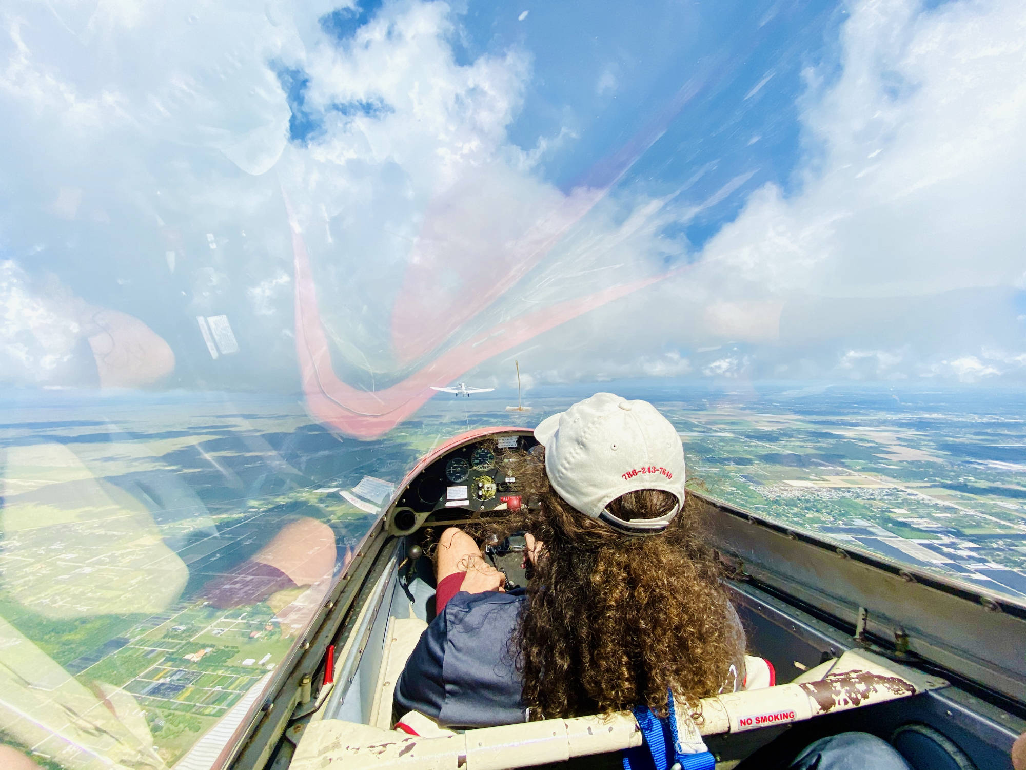 Student Victor practicing his aerotow in a Schweizer SGS 2-32